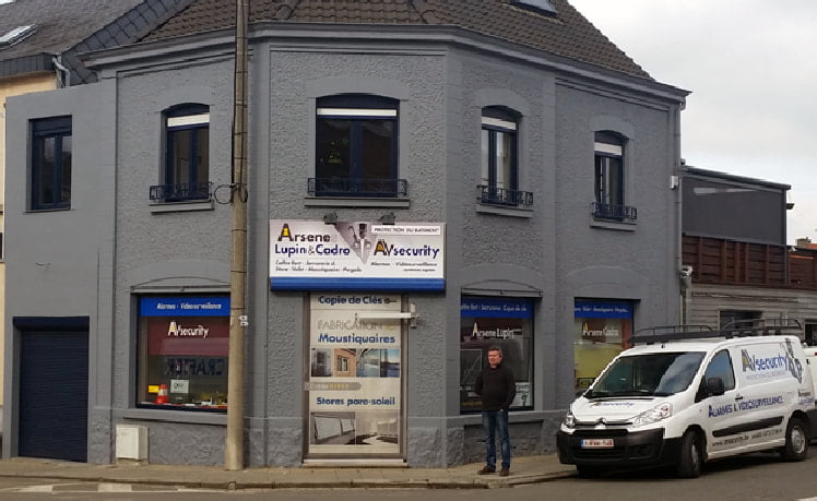 Façade du bâtiment des sociétés Arsène Lupin et Cadro